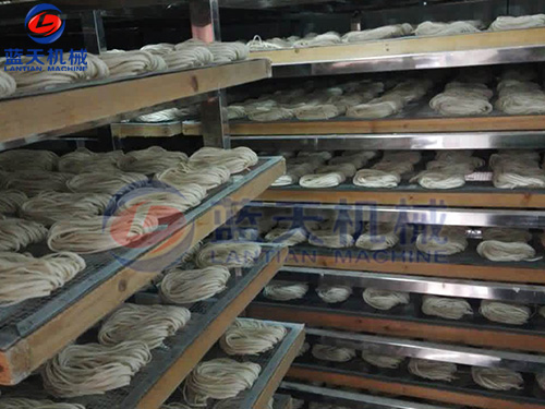 面條烘干機(jī)用戶現(xiàn)場(chǎng)